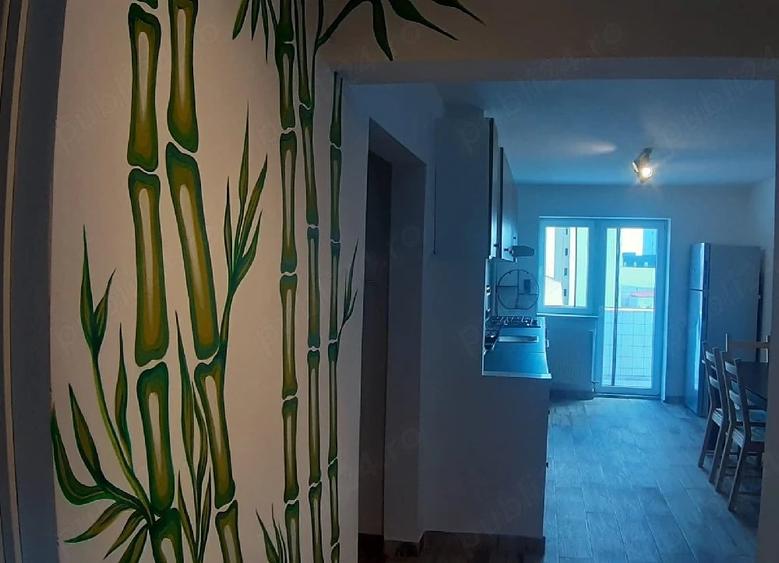 Apartament cu 3 camere decomandat în Aradului