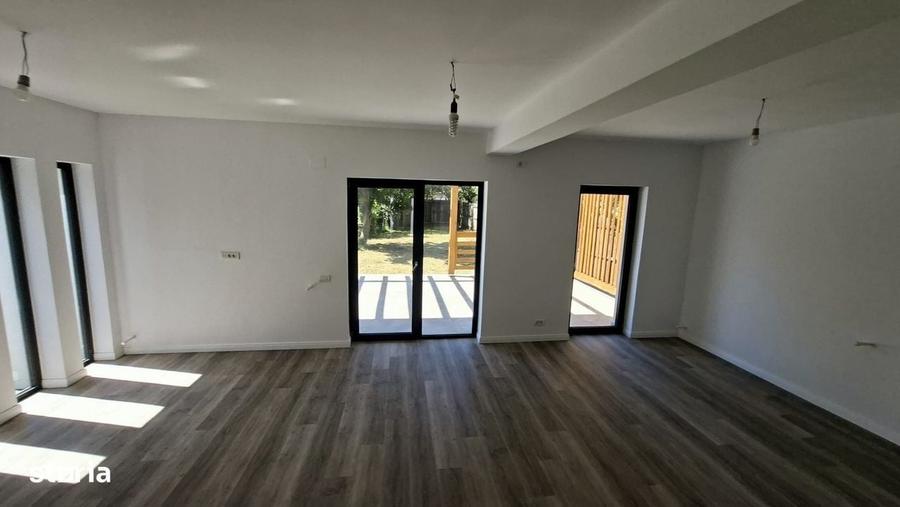 Casă cu 4 camere în Bascov