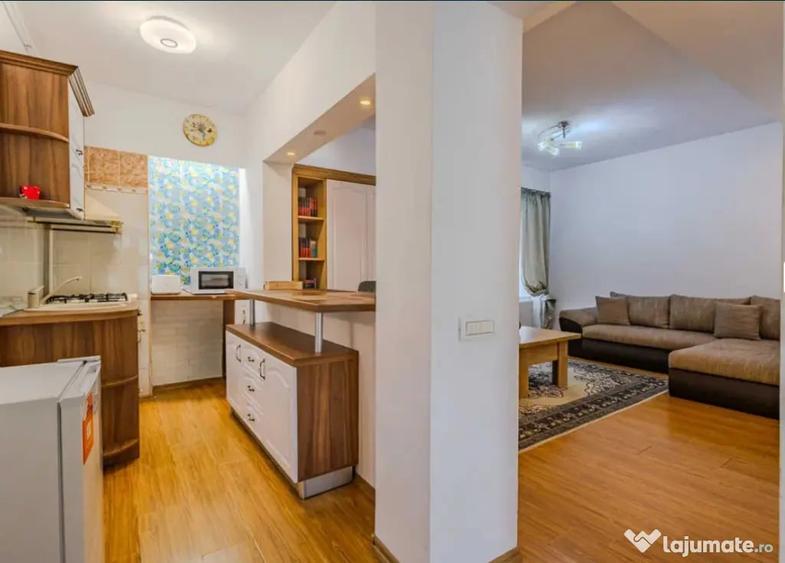Apartament cu 2 camere semidecomandat în Centrul Istoric