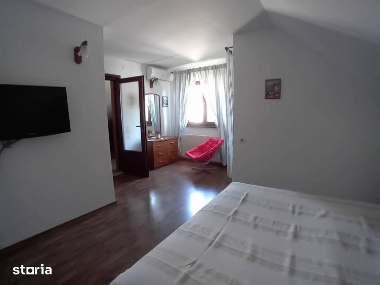 Casă cu 5 camere cu Teren 512 Mp în Mogoșoaia