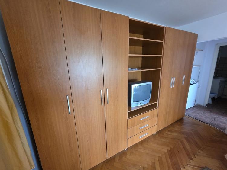 Apartament cu 2 camere decomandat în Circumvalațiunii