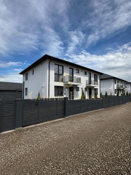 Duplex cu 4 camere cu Teren 220 Mp în Tărlungeni