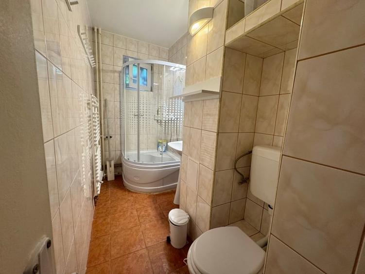 Apartament cu 2 camere semidecomandat, mobilat în Dacia
