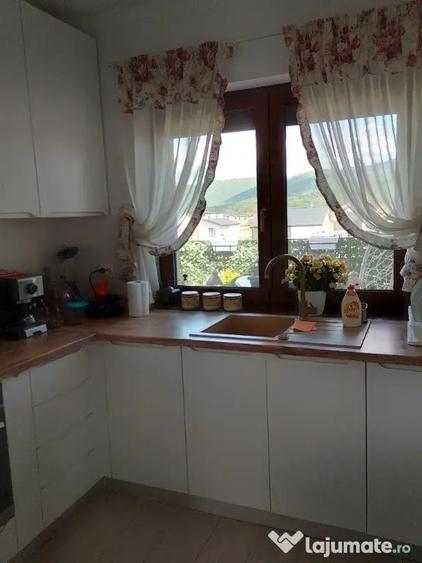 Apartament cu 3 camere decomandat în Vest