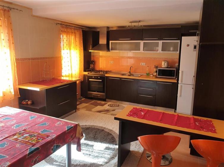 Casă individuală cu 7 camere cu Canalizare în Burdujeni