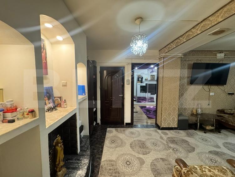 Apartament cu 3 camere decomandat, mobilat în Valea Rosie