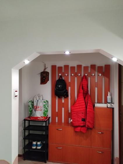 Apartament cu 3 camere decomandat în Exterior Vest