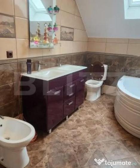 Casă cu 5 camere cu Teren 500 Mp în Criș