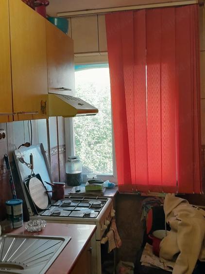 Apartament cu 2 camere semidecomandat în Craiovița Nouă