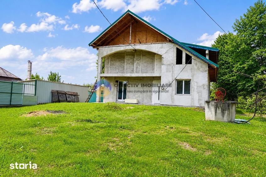 Casă cu 3 camere cu Teren 1235 Mp în Borlești