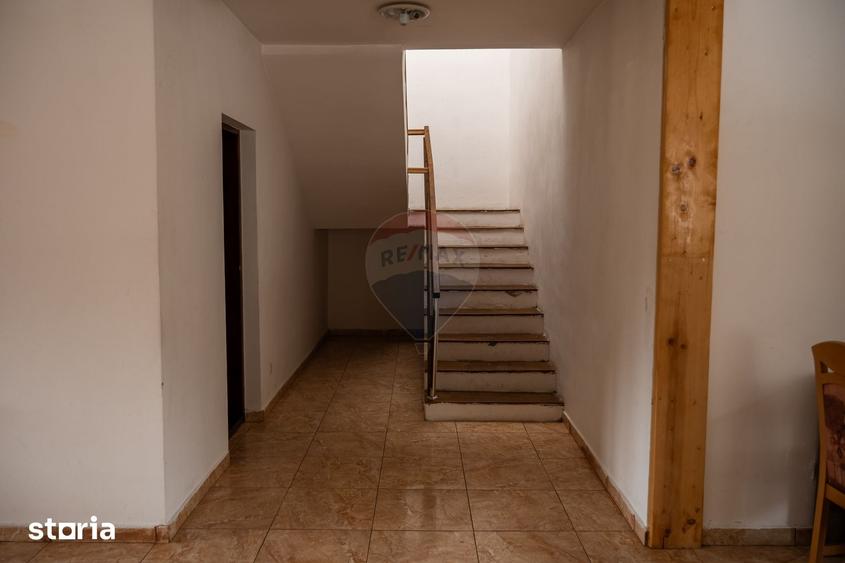 Casă cu Teren 3300 Mp în Iara