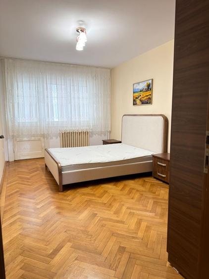 Apartament cu 3 camere decomandat, mobilat în Circumvalațiunii
