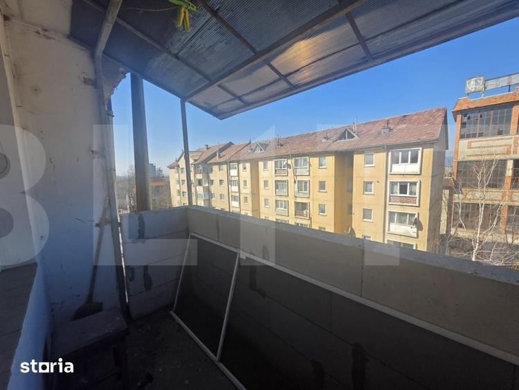 Apartament cu 3 camere semidecomandat în Ozun