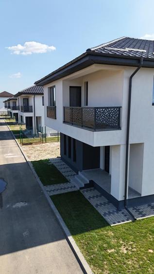 Casă individuală cu 4 camere cu Canalizare în Bolintin-Vale