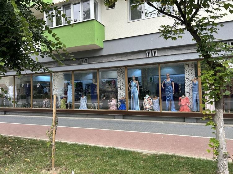 Spațiu comercial, de 256 mp, în Central