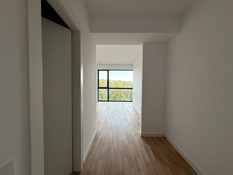 Apartament cu 3 camere semidecomandat în Pipera