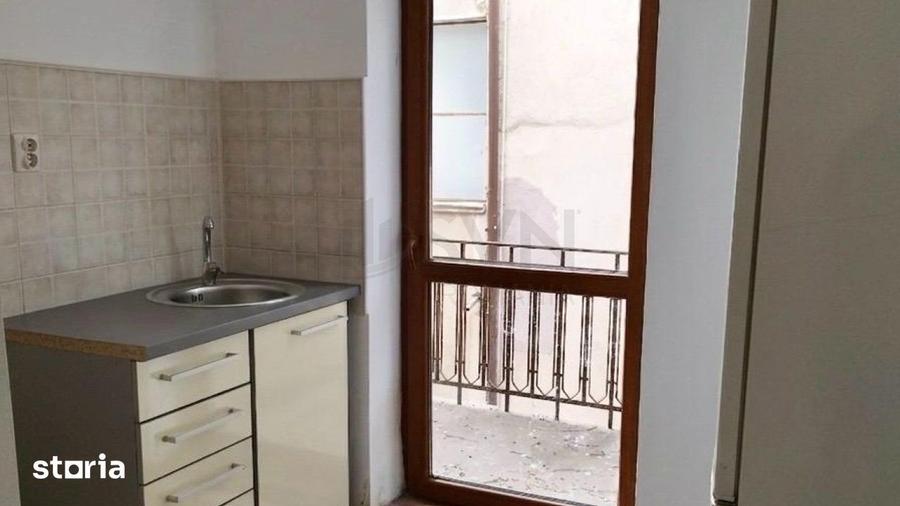 Apartament cu 3 camere decomandat în Moșilor