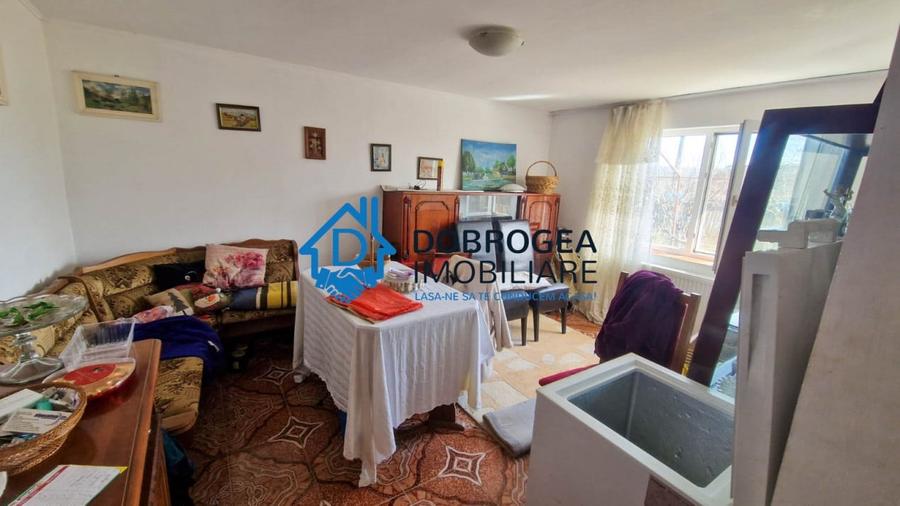 Casă individuală cu 6 camere cu Canalizare în Cataloi