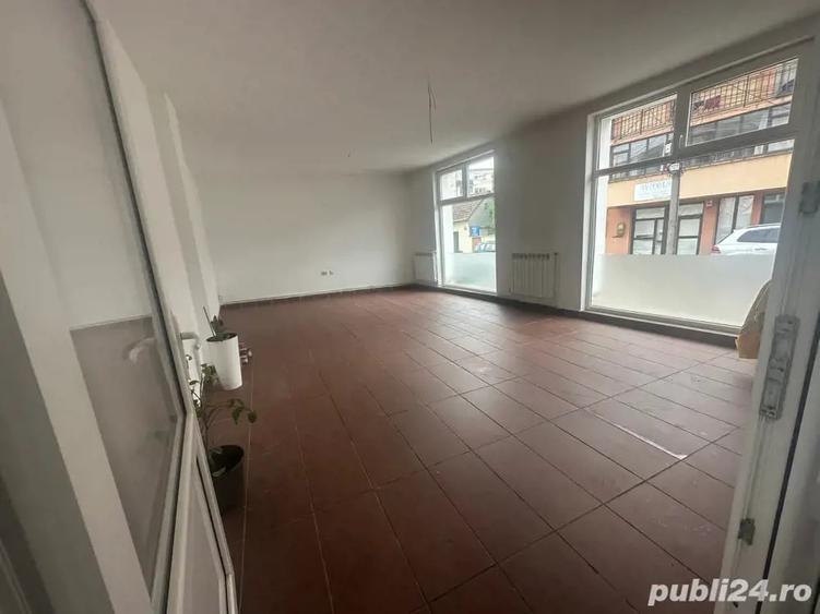Casă cu 3 camere cu Teren 250 Mp în Central