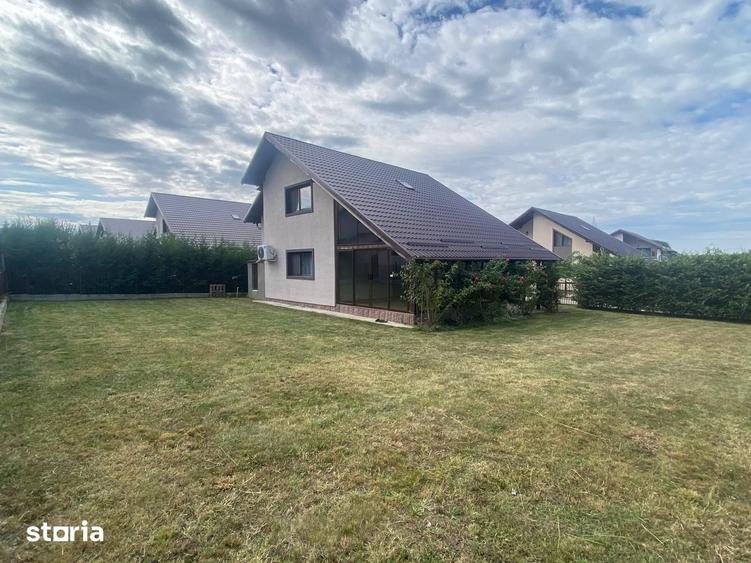 Casă cu 3 camere cu Teren 460 Mp în Doicești