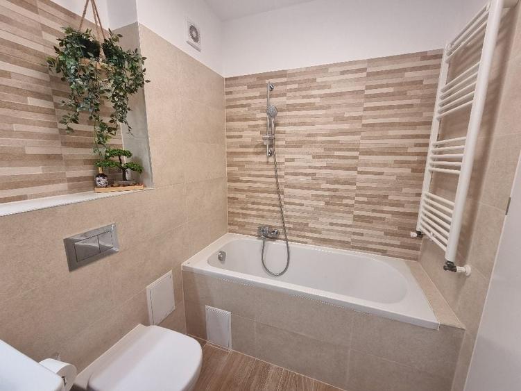 Apartament cu 3 camere decomandat în Drumul Carului