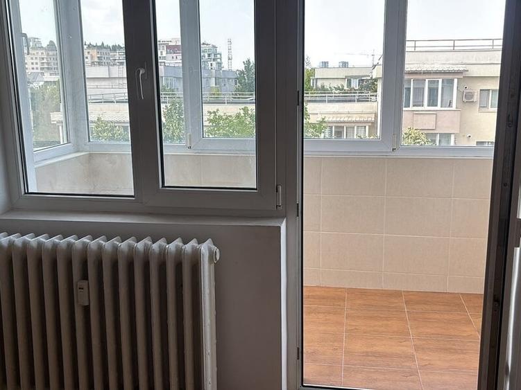 Apartament cu 2 camere decomandat în Aviației