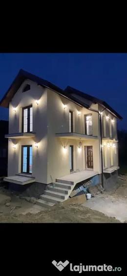 Casă cu 4 camere în Central