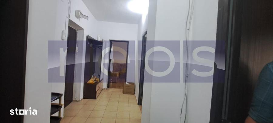 Apartament cu 3 camere semidecomandat, mobilat în Central