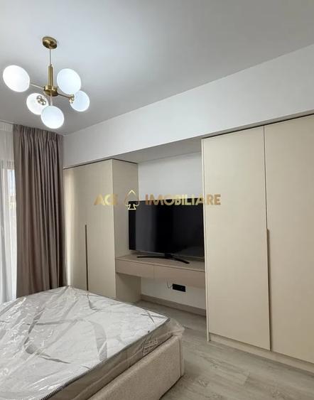 Apartament cu 3 camere semidecomandat, mobilat în Dristor