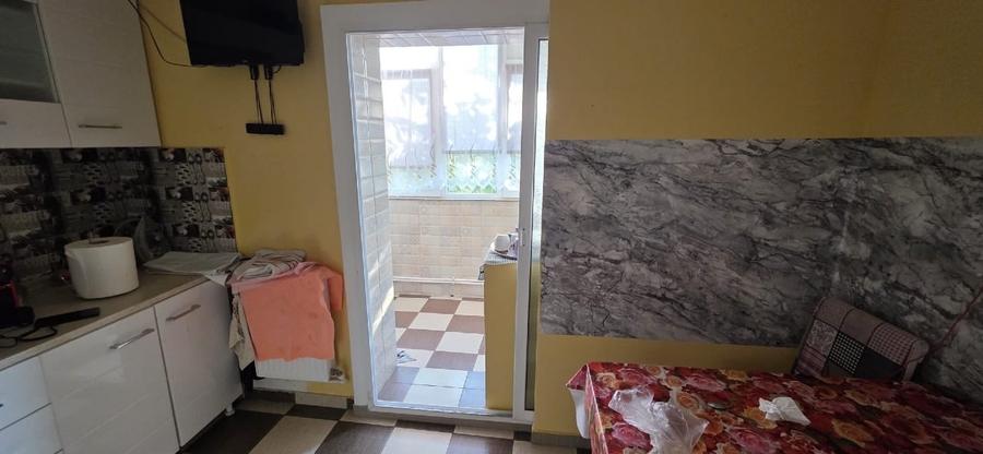Apartament cu 3 camere decomandat, mobilat în Km 4-5
