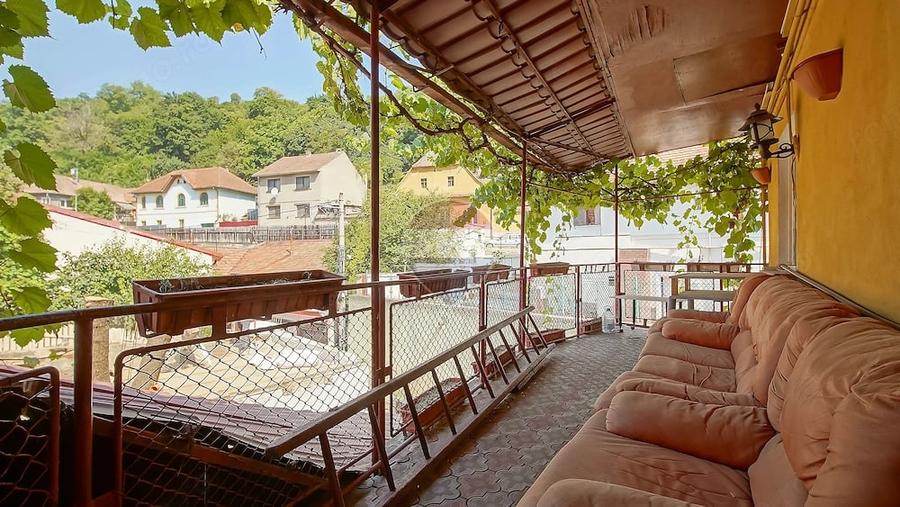 Casa cu 2 apartamente, terasa ?i garaj, zona Pia?a Unirii, Bra?ov - 14