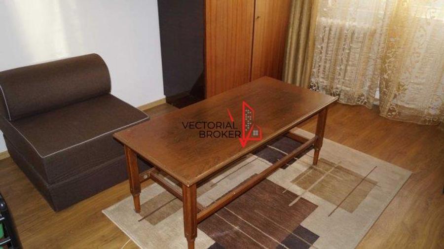 Apartament cu 3 camere decomandat, mobilat în Dristor