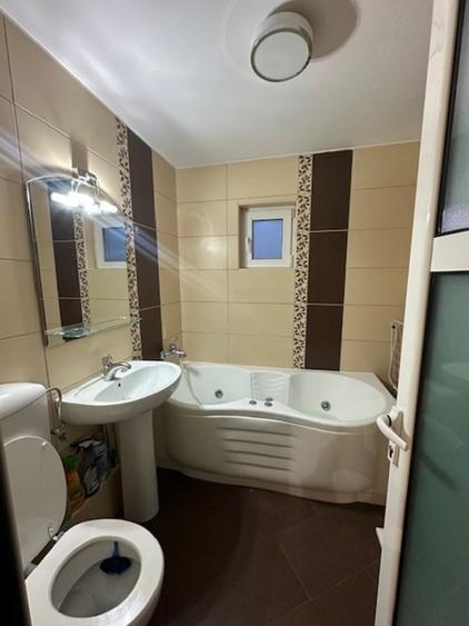 Apartament cu 2 camere decomandat, mobilat în Central