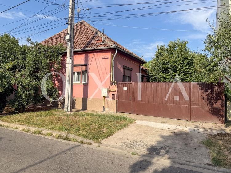 Casă individuală cu 3 camere cu Canalizare în Mircea cel Bătrân