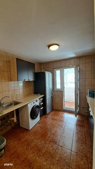 Apartament cu 3 camere decomandat în Crângași