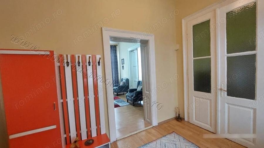 Casă cu 4 camere cu Teren 763 Mp în Central