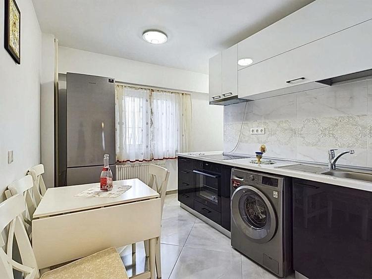 Apartament cu 3 camere decomandat în Virtuții