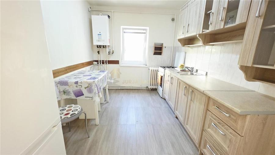 Apartament cu 2 camere semidecomandat, mobilat în Mănăștur