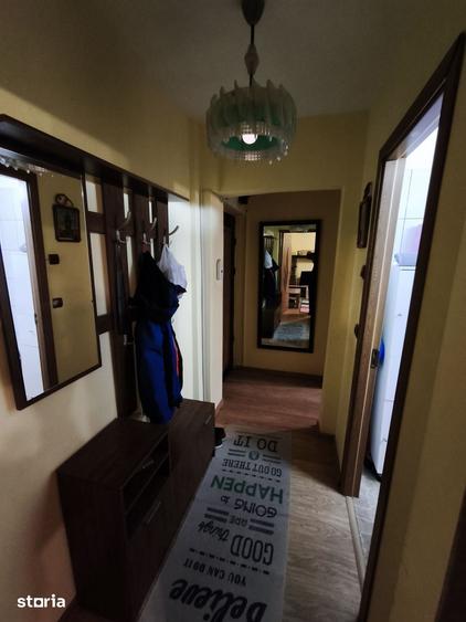 Apartament cu 3 camere semidecomandat în Tomis Nord