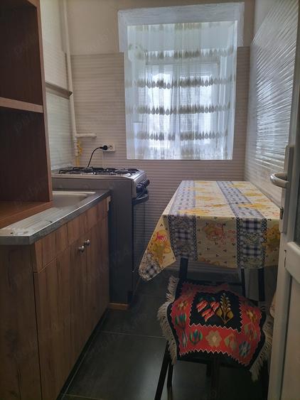 Garsonieră decomandată în Central