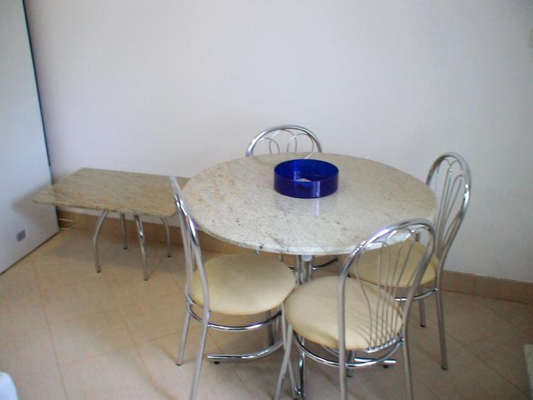 Apartament cu 4 camere decomandat, mobilat în Tineretului