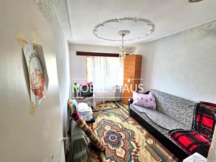 Apartament cu 3 camere decomandat în Est