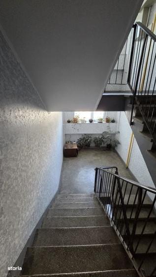 Apartament cu 3 camere decomandat în Micro 16