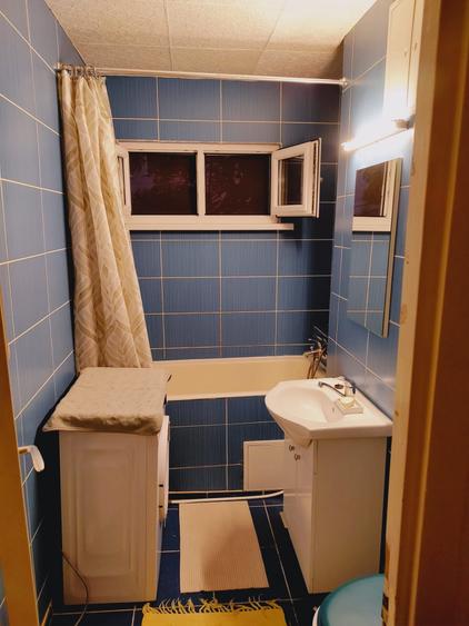 Apartament cu 3 camere semidecomandat, mobilat în Tătărași
