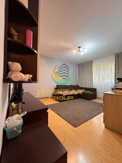 Apartament cu 2 camere decomandat, mobilat în Progresul