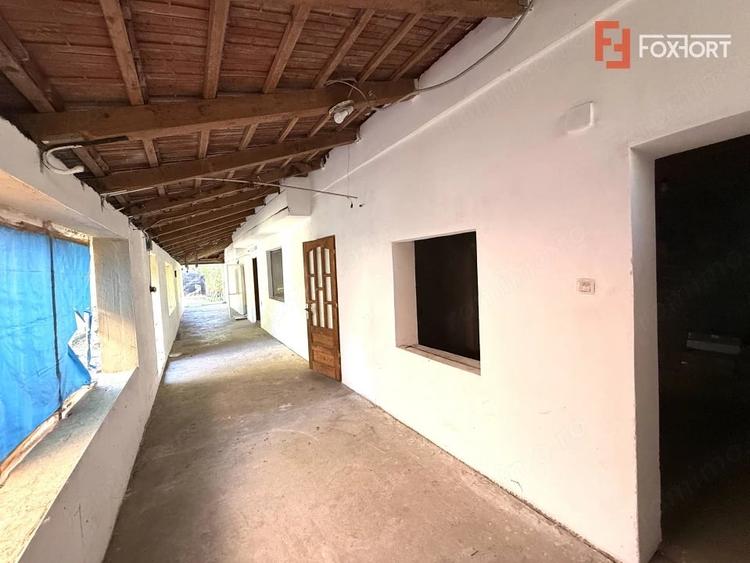 Casă cu 4 camere cu Teren 430 Mp în Plopi