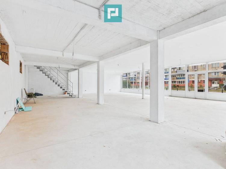 Spațiu comercial, de 198.30000305176 mp, în Cantemir