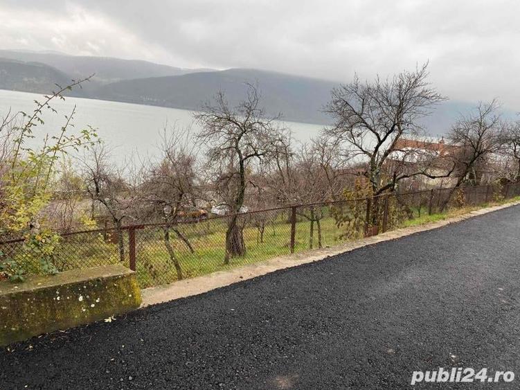 Teren de 379 mp, în Svinița