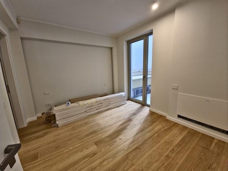 Casă cu 9 camere cu Garaj în Dorobanți