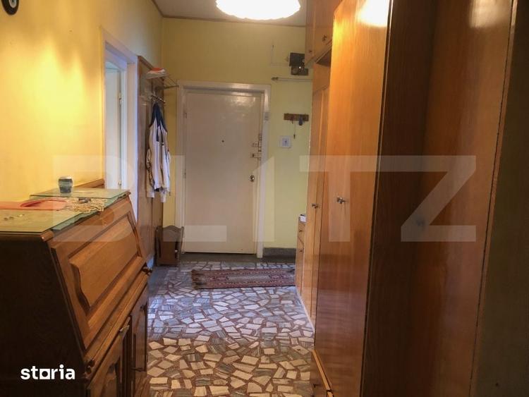 Apartament cu 4 camere decomandat în Semicentral